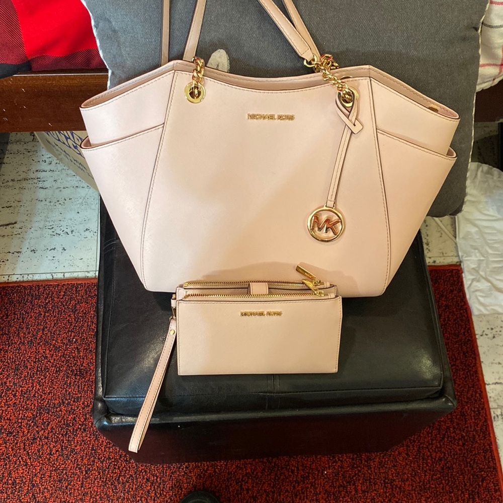 Michael Kors Women's Jet Set Travel Large Chain Shoulder Bag